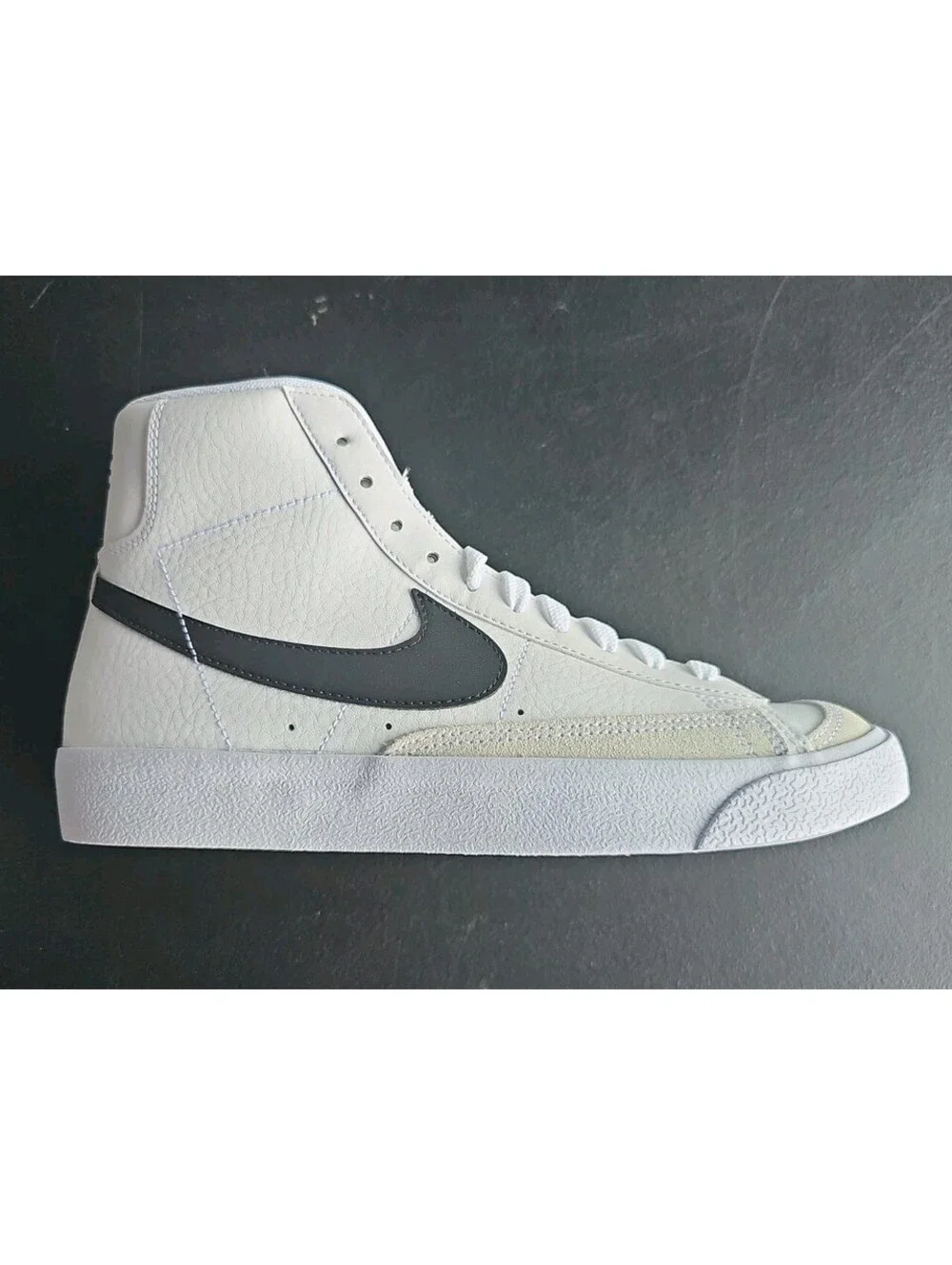 Size 6 (GS) - Nike Blazer Mid 77 White Black